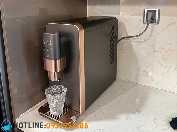 Máy lọc nước RO để bàn, nhỏ gọn, kết hợp đèn UV khử khuẩn, chức năng nóng lạnh