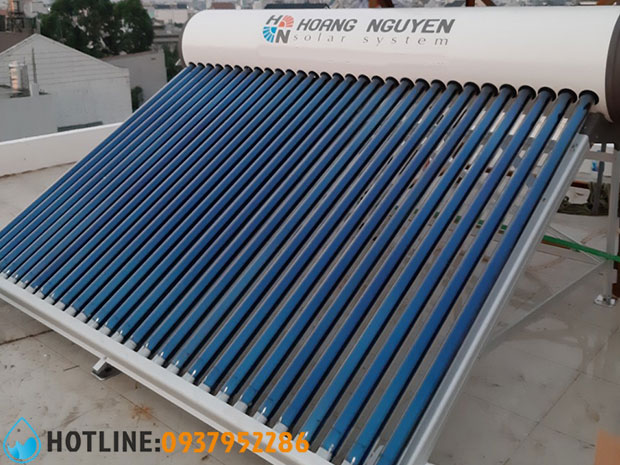 Thumbnail 2: Máy Nước Nóng Năng Lượng Mặt Trời Ống Thủy Tinh Hoàng Nguyên 300L