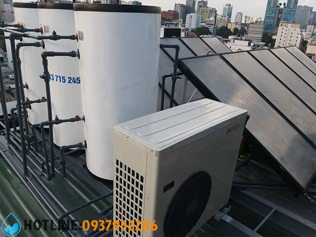 Thumbnail 4: Hệ Thống Nước Nóng Năng Lượng Mặt Trời Công Nghiệp Dạng Tấm Panel